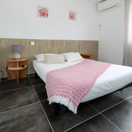 Macchie E Fiori 3* بيانوتولي-كالداريلو