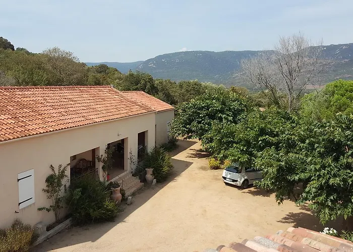 Macchie E Fiori 3* Pianottoli-Caldarello (Corsica)